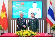 General Nguyen Tan Cuong and Chief of Thai Defense Forces holds talks